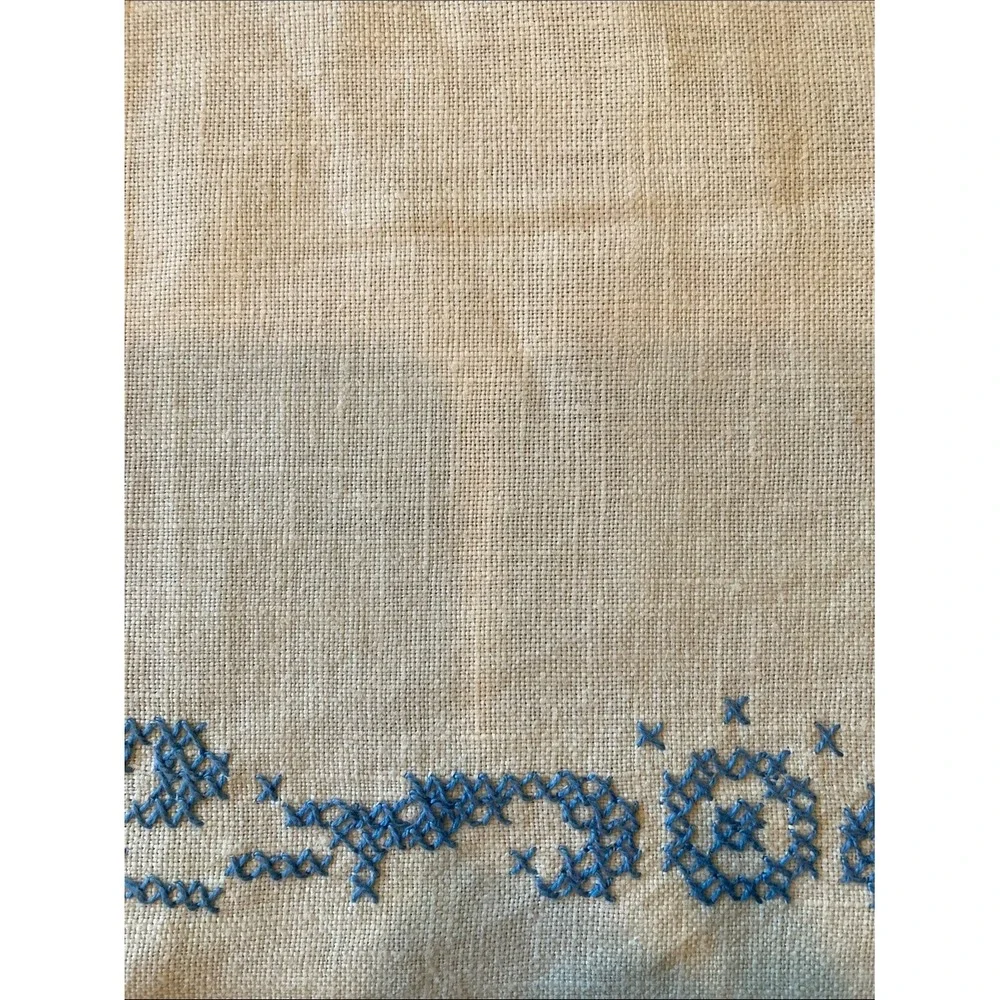 Hand-Embroidered Blue White Assisi-style Cross-stitch‎ Swan Tablecloth 48x50